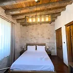 Leone Natural Hotel *