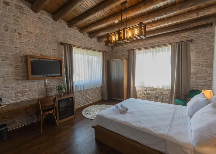 Leone Natural Hotel *